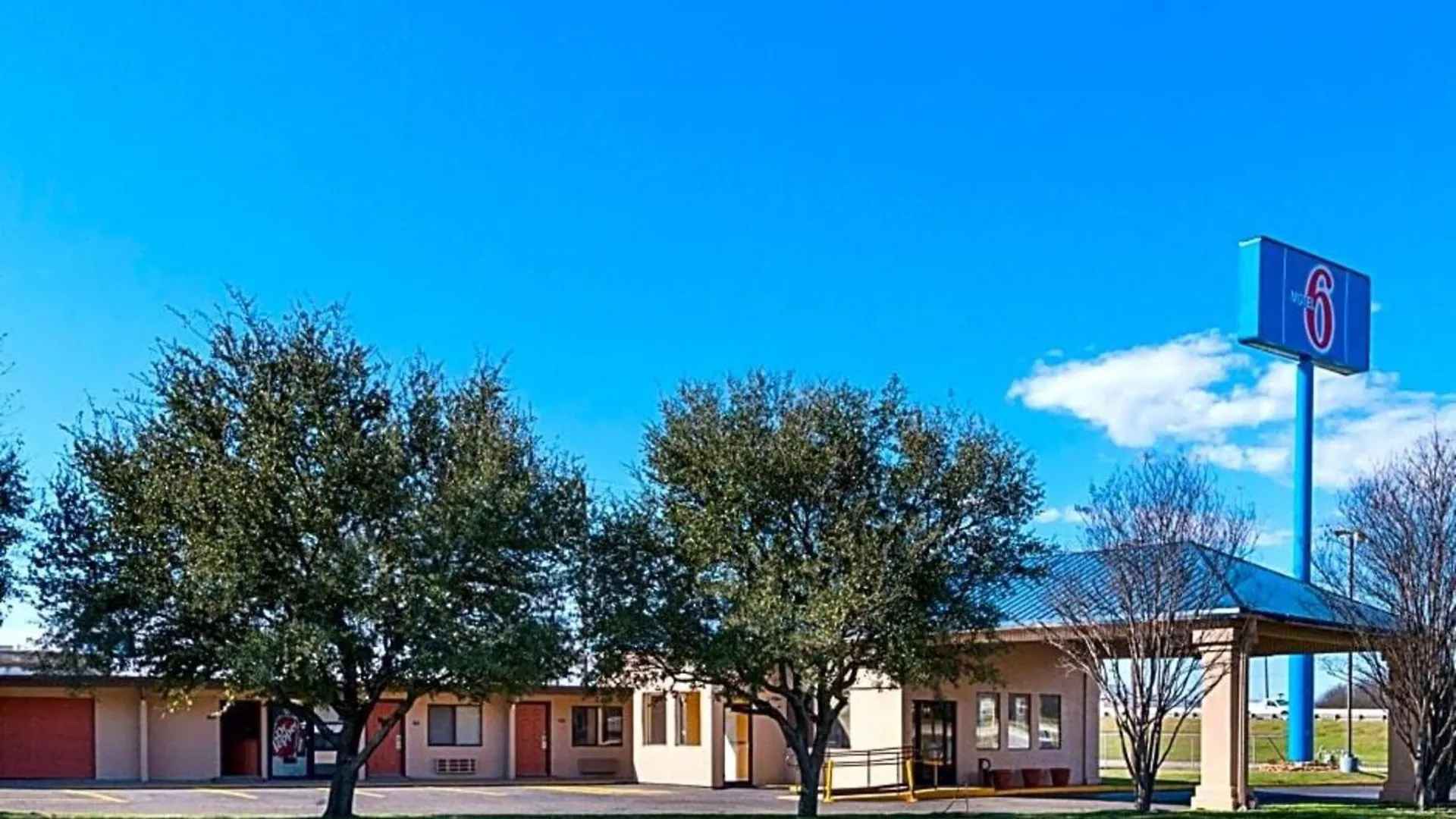 4 Hotels Near Strecker Museum Complex That Stand Out